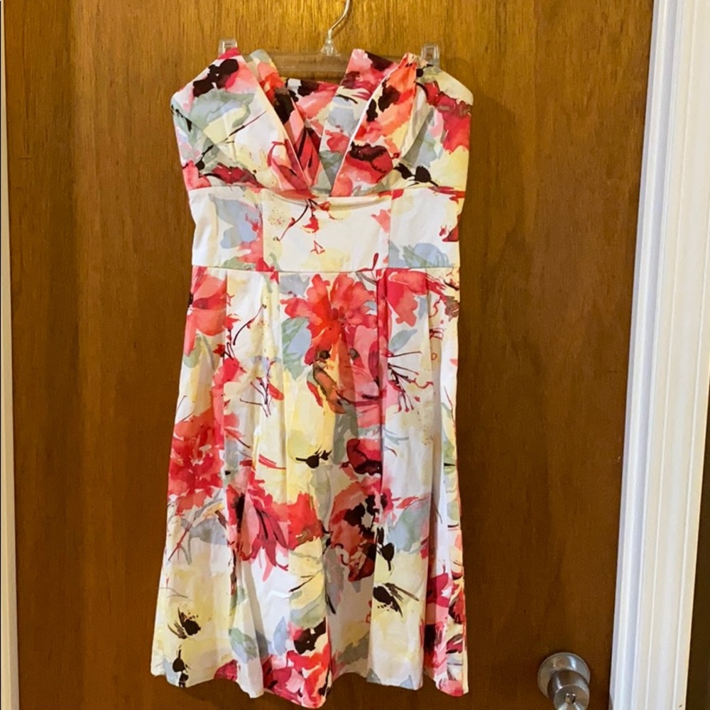 Maurices strapless floral dress size 3/4 like new
